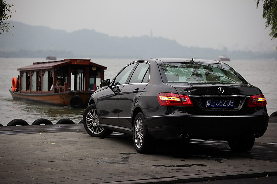 全新一代E300外观图片