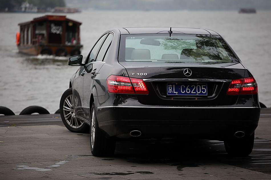 全新一代E300外观图片