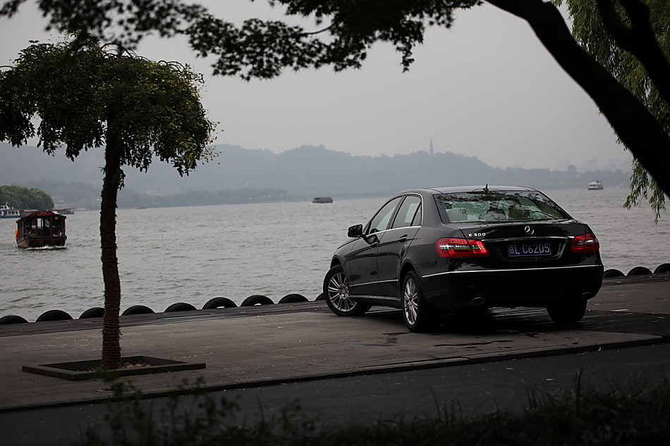 全新一代E300外观图片