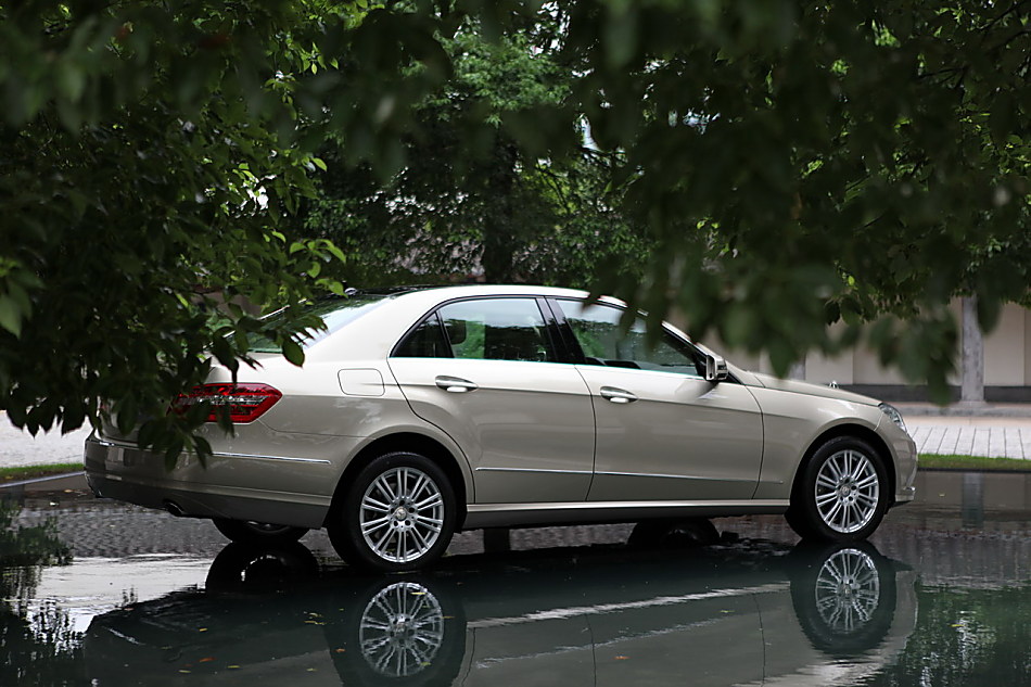 全新一代E300外观图片