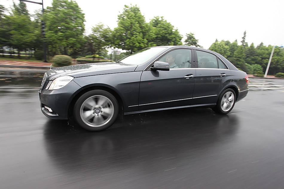 全新一代E300外观图片