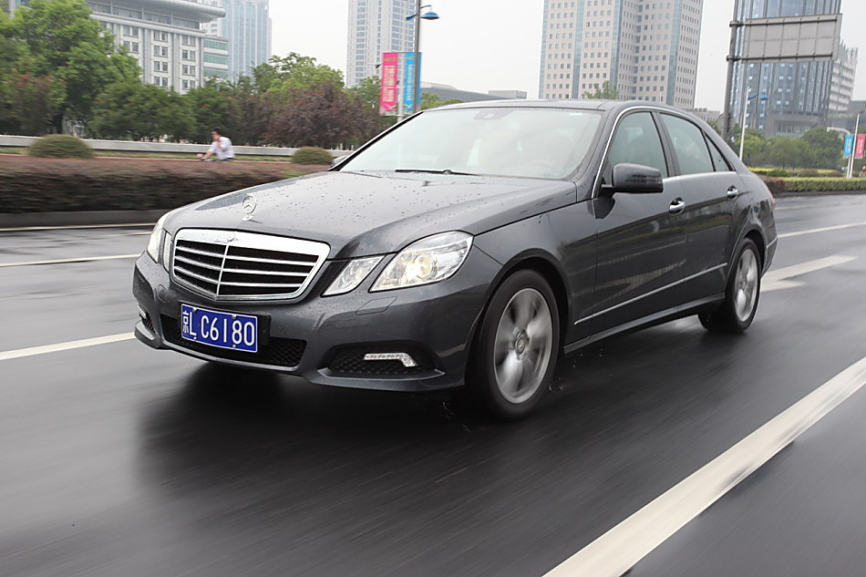 全新一代E300外观图片