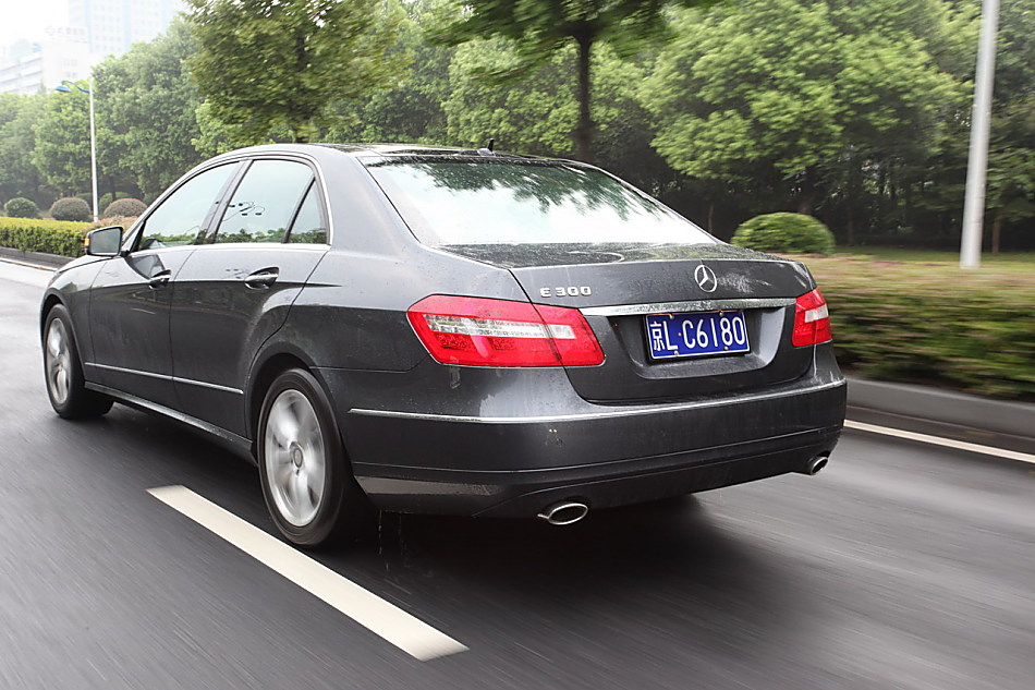 全新一代E300外观图片