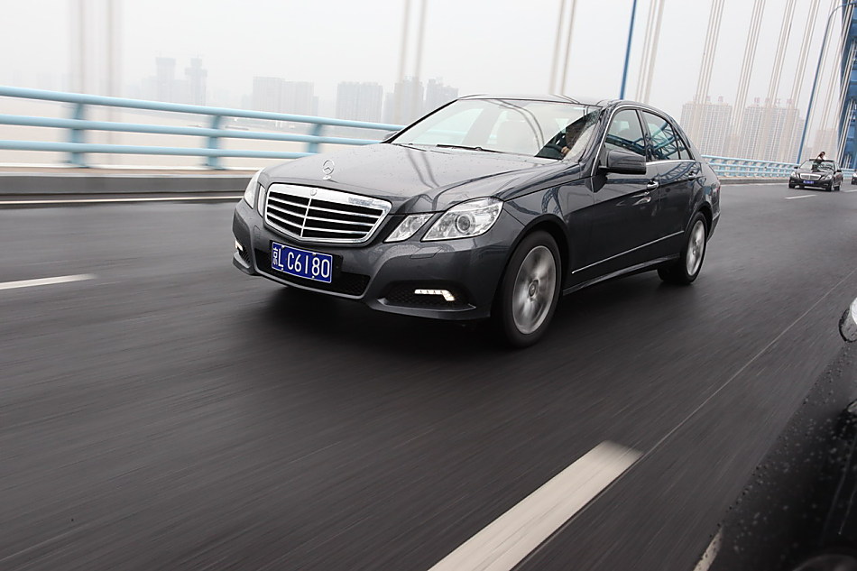全新一代E300外观图片
