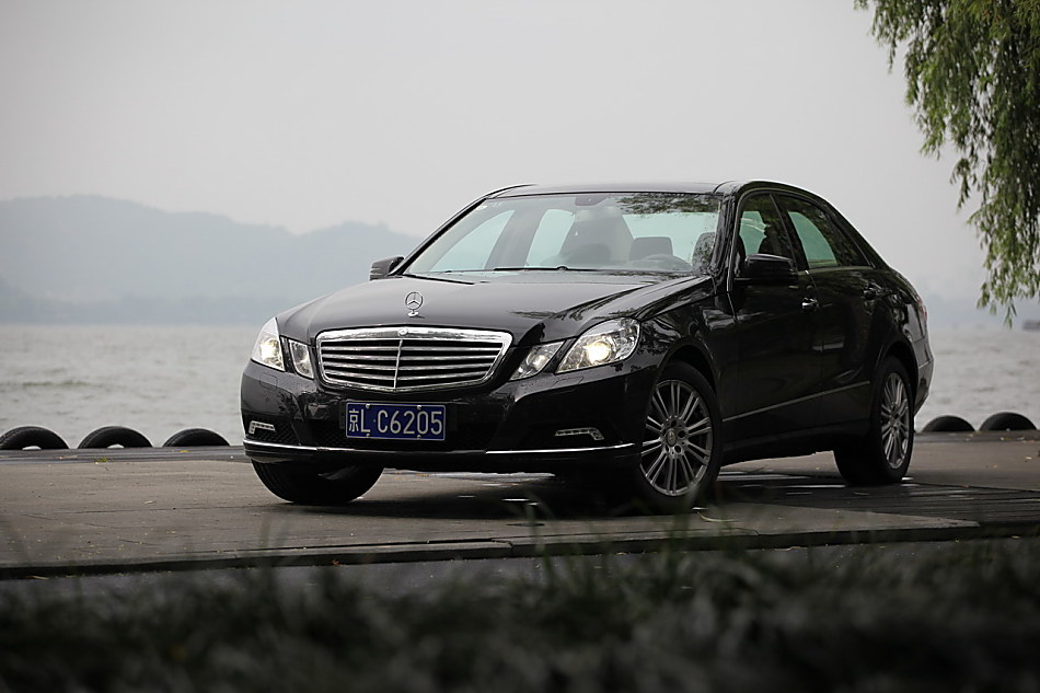 全新一代E300外观图片