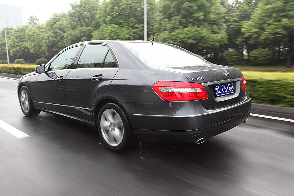 全新一代E300外观图片