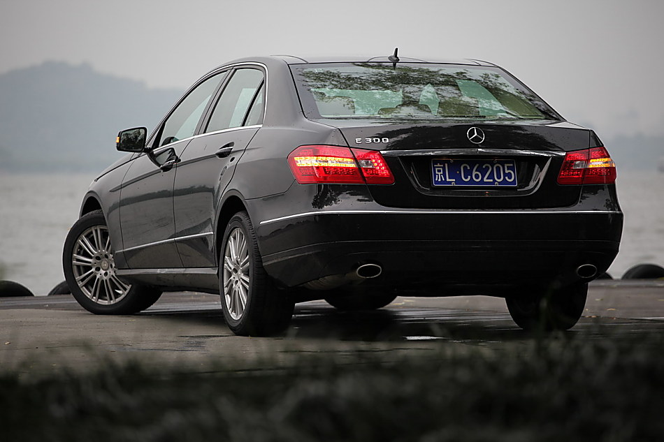 全新一代E300外观图片