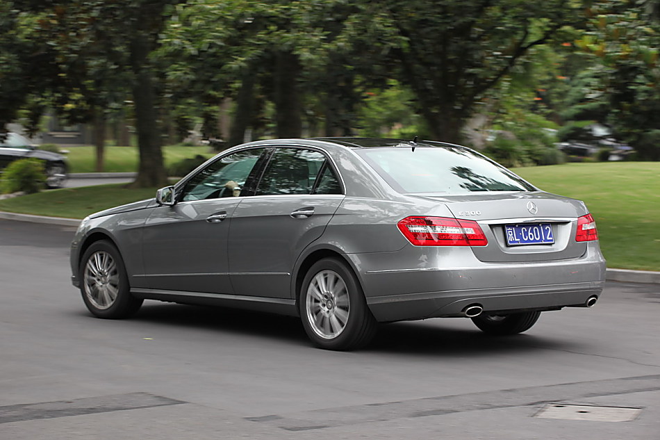 全新一代E300外观图片