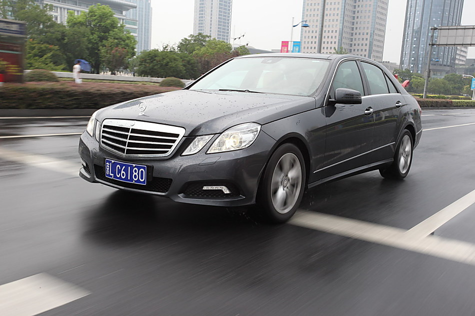 全新一代E300外观图片