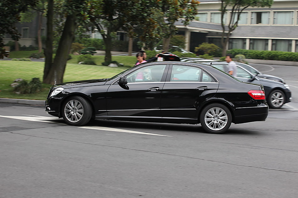 全新一代E300外观图片