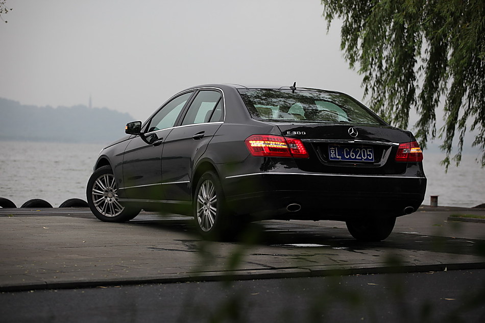 全新一代E300外观图片