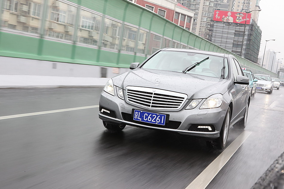 全新一代E300外观图片