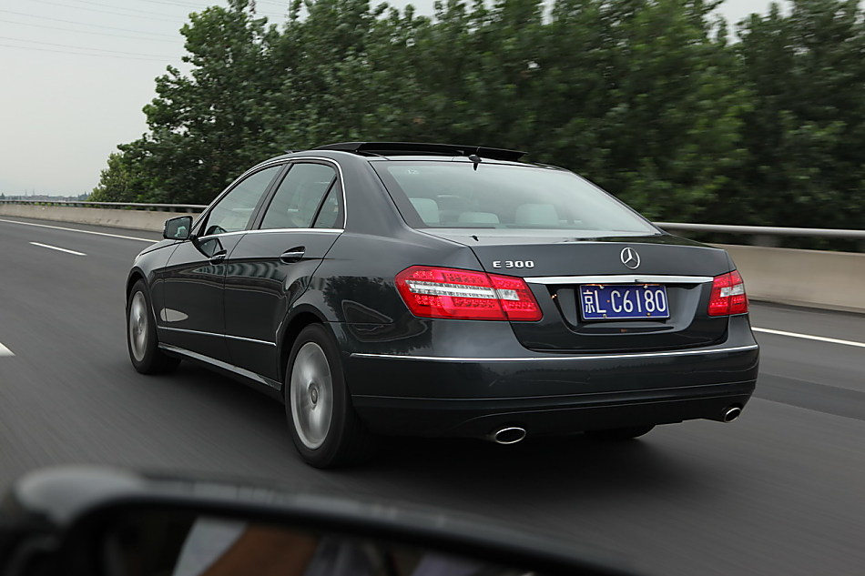 全新一代E300外观图片