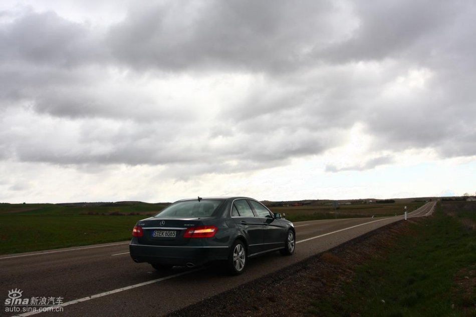 奔驰新E级试驾实拍图外观