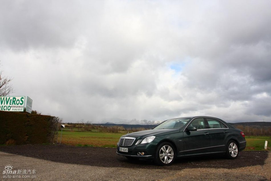 奔驰新E级试驾实拍图外观