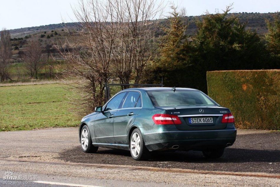 奔驰新E级试驾实拍图外观