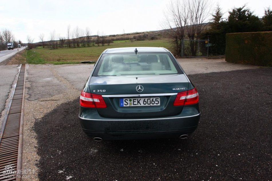 奔驰新E级试驾实拍图外观