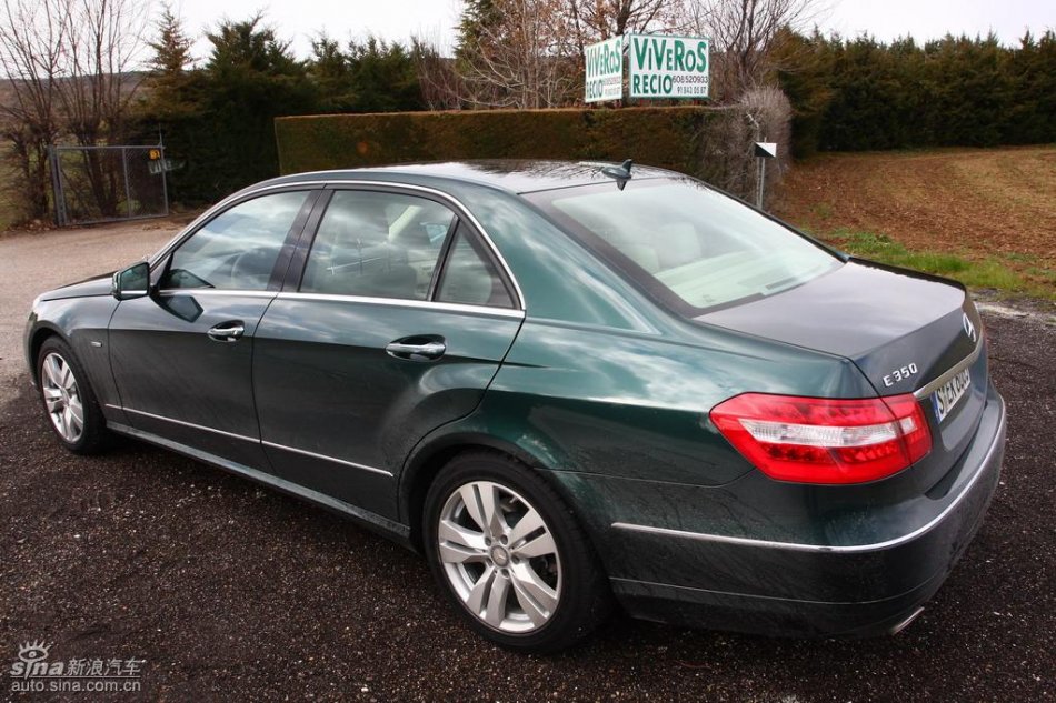 奔驰新E级试驾实拍图外观