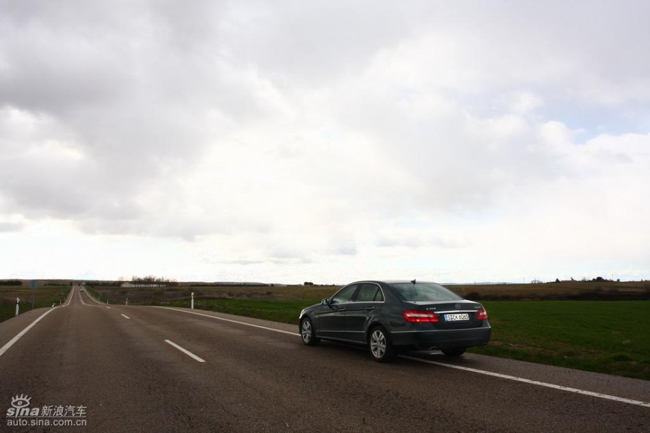 奔驰新E级试驾实拍图外观