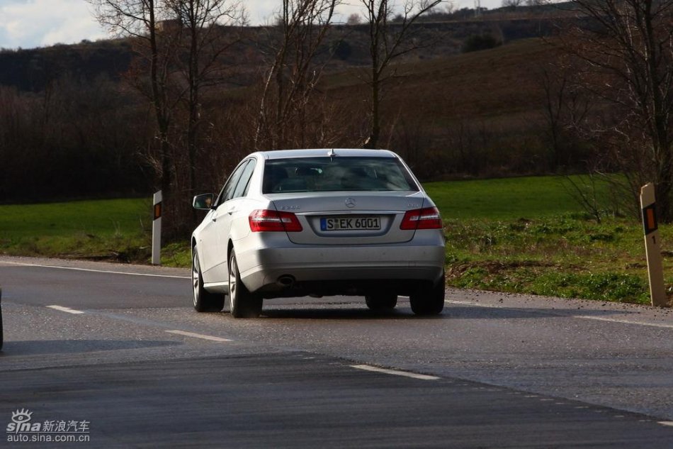 奔驰新E级试驾实拍图外观