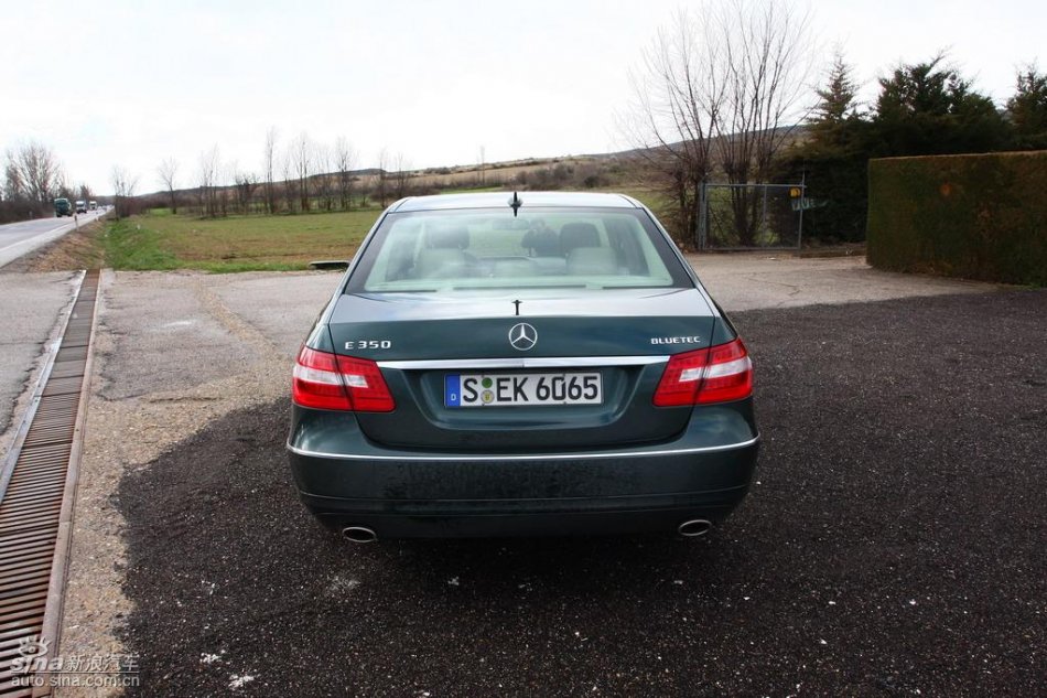 奔驰新E级试驾实拍图外观