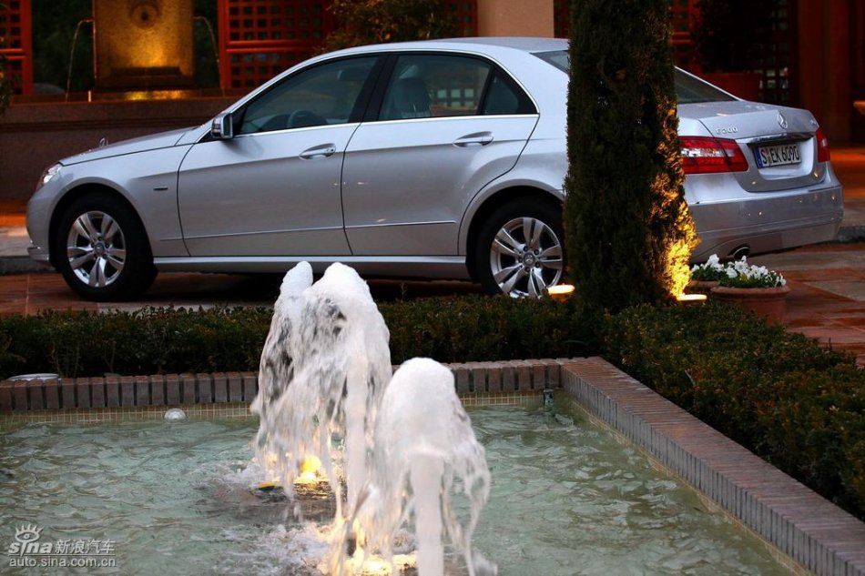 奔驰新E级试驾实拍图外观