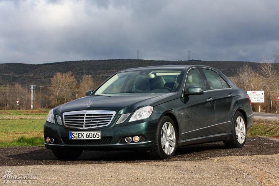 奔驰新E级试驾实拍图外观