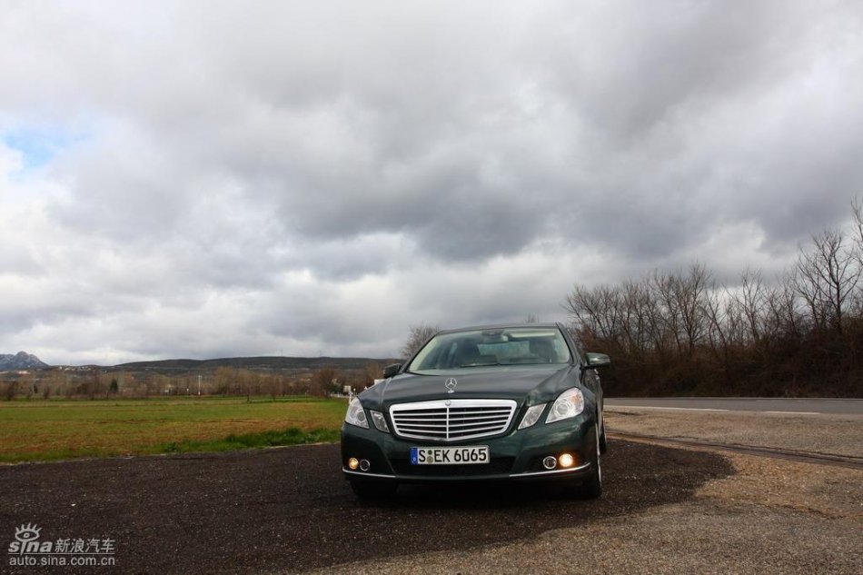 奔驰新E级试驾实拍图外观