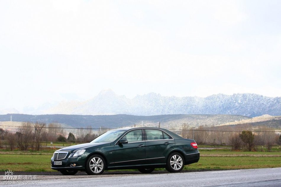 奔驰新E级试驾实拍图外观
