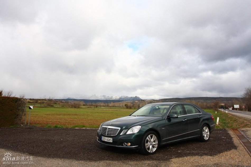 奔驰新E级试驾实拍图外观