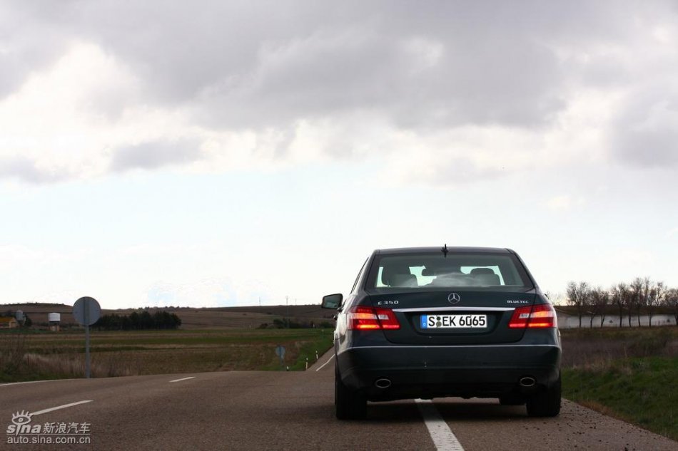 奔驰新E级试驾实拍图外观