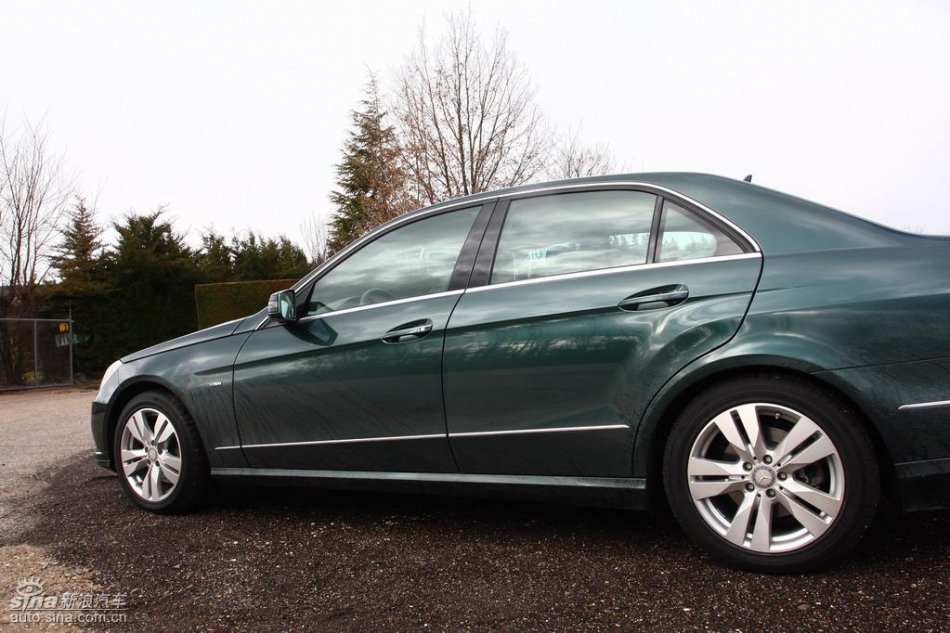 奔驰新E级试驾实拍图外观