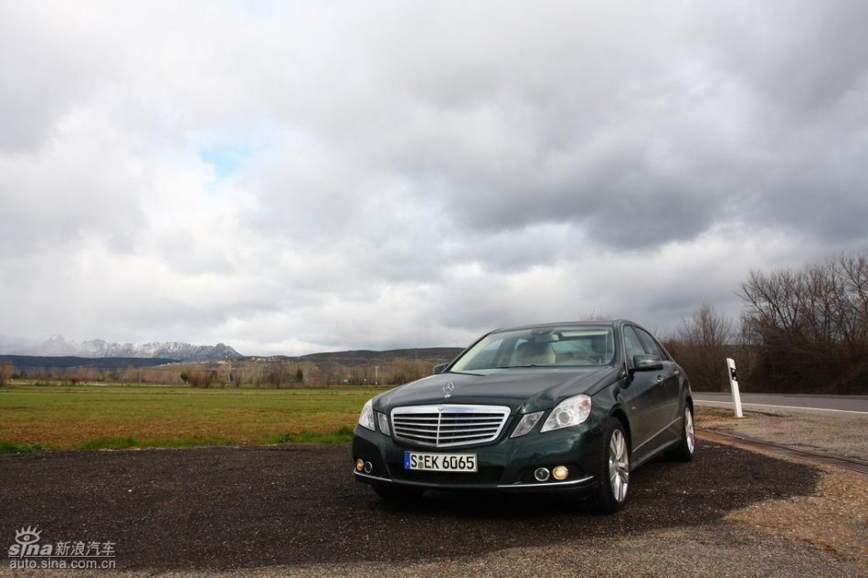 奔驰新E级试驾实拍图外观