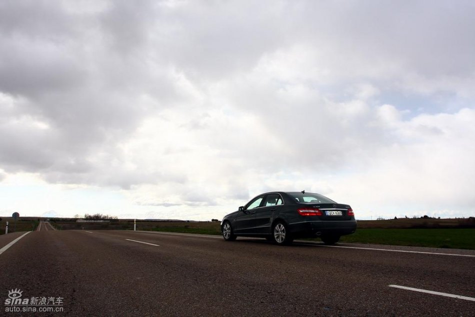 奔驰新E级试驾实拍图外观
