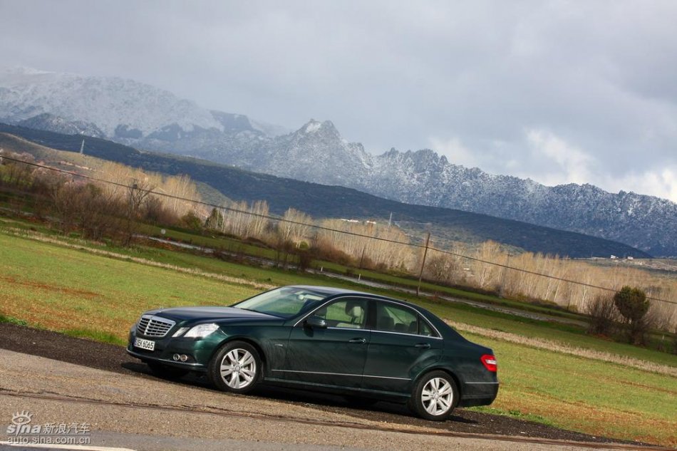 奔驰新E级试驾实拍图外观