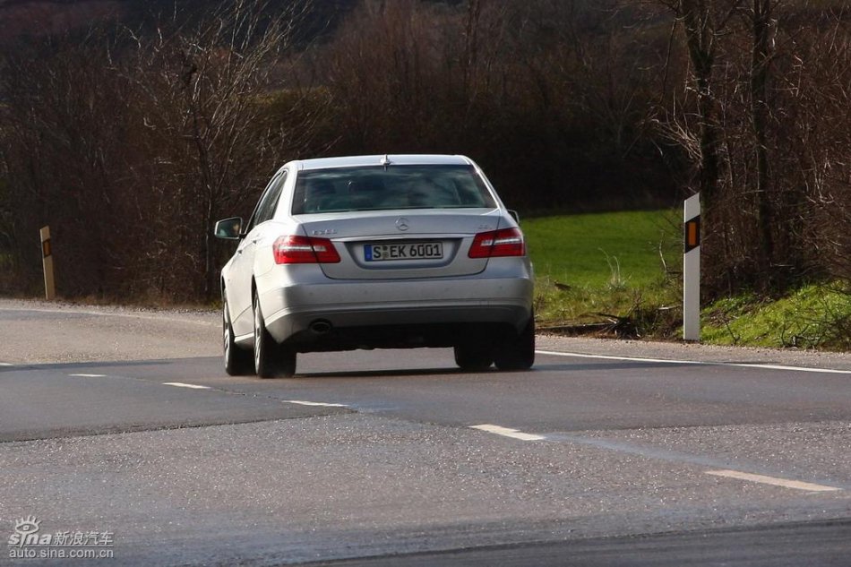 奔驰新E级试驾实拍图外观