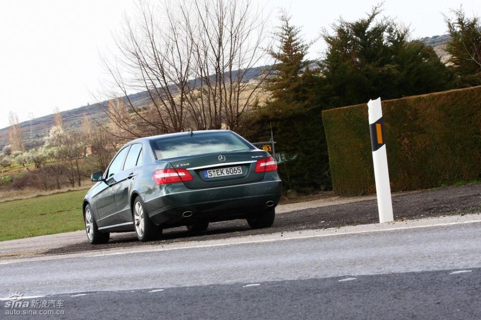 奔驰新E级试驾实拍图外观