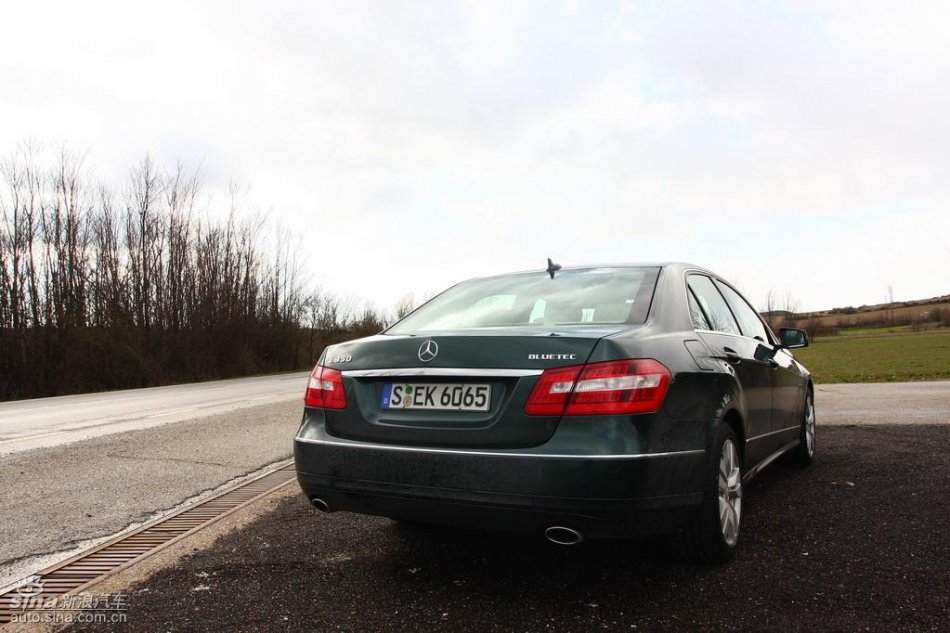 奔驰新E级试驾实拍图外观