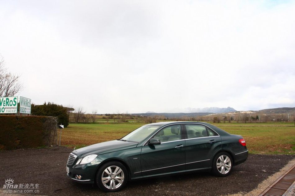 奔驰新E级试驾实拍图外观