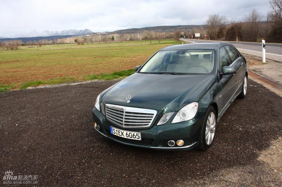 奔驰新E级试驾实拍图外观
