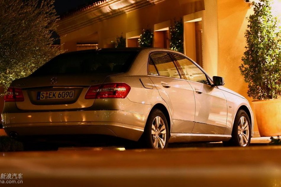 奔驰新E级试驾实拍图外观