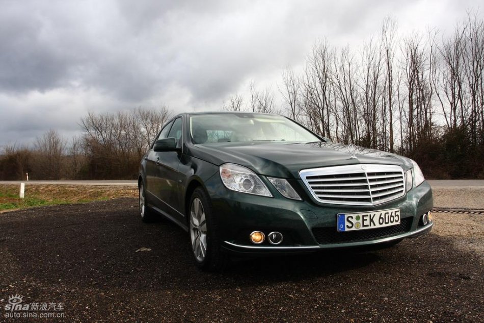 奔驰新E级试驾实拍图外观