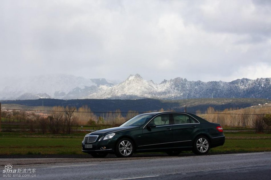 奔驰新E级试驾实拍图外观