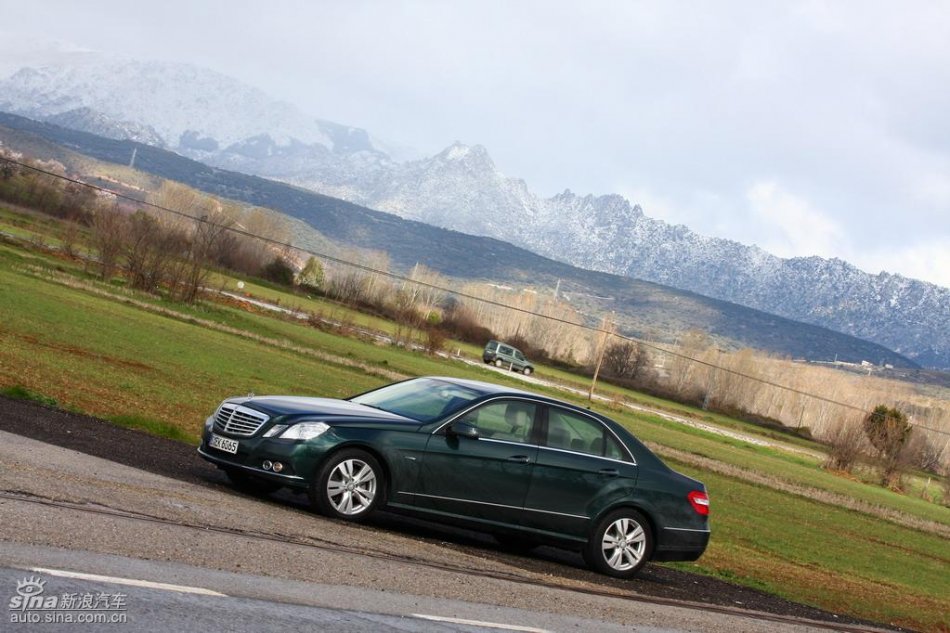 奔驰新E级试驾实拍图外观