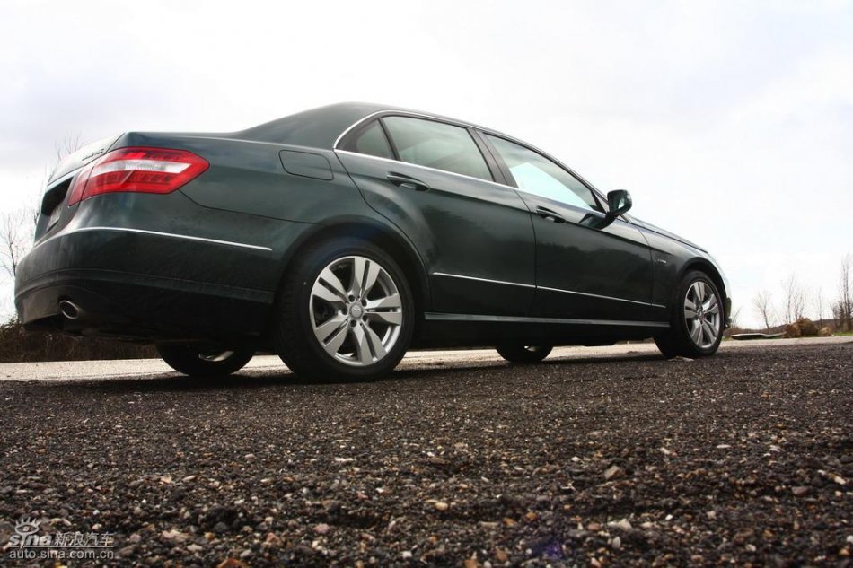 奔驰新E级试驾实拍图外观