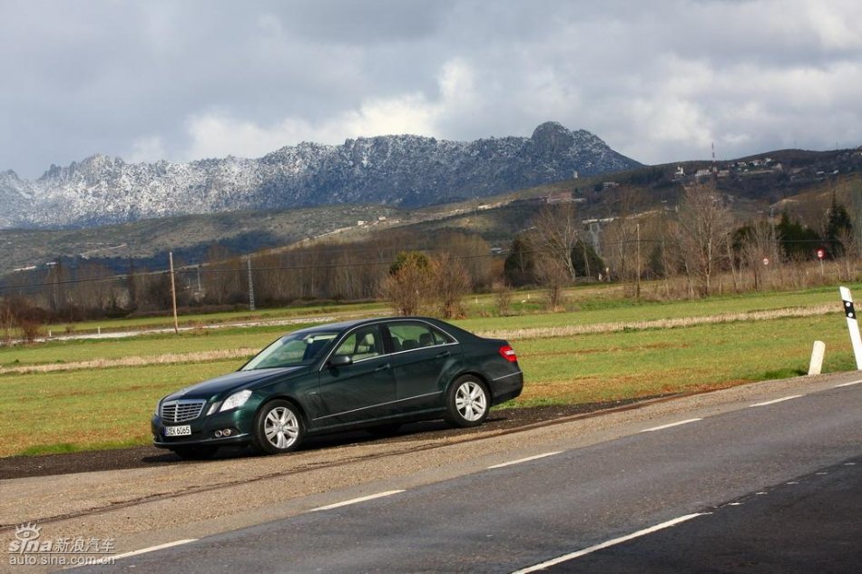 奔驰新E级试驾实拍图外观