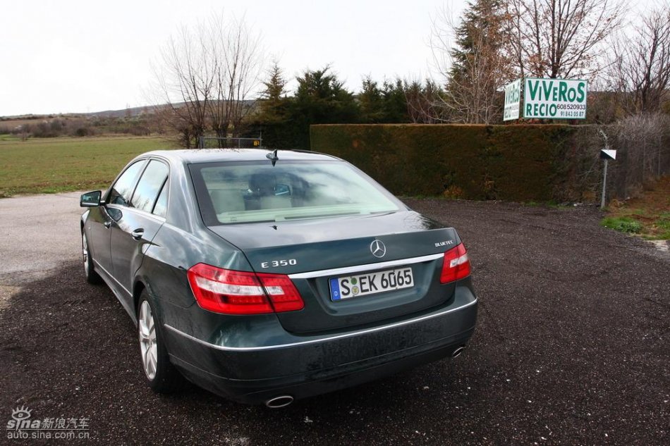 奔驰新E级试驾实拍图外观