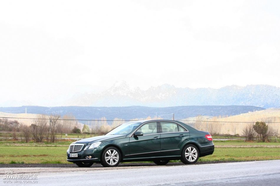 奔驰新E级试驾实拍图外观