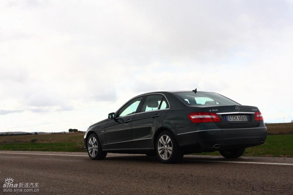 奔驰新E级试驾实拍图外观