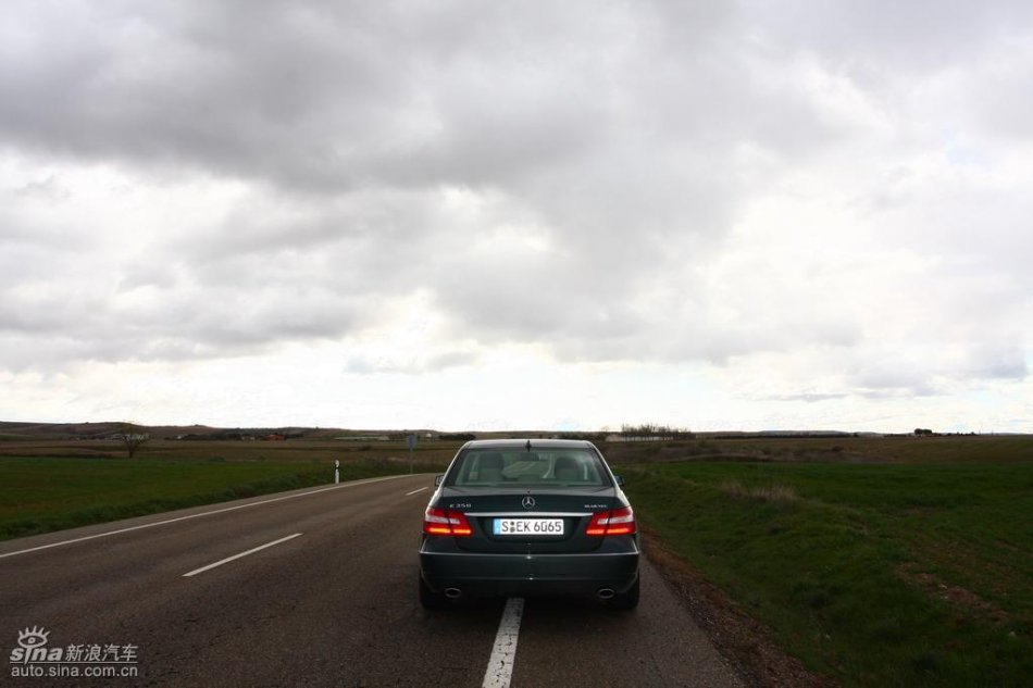 奔驰新E级试驾实拍图外观